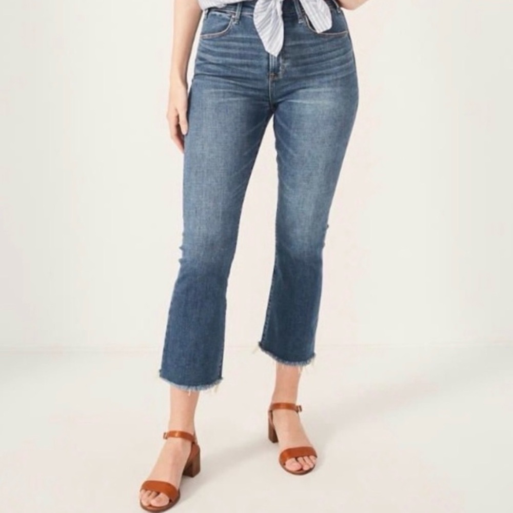 Abercrombie & Fitch women’s Simone ankle flare Jeans size 0, waist 25 petite